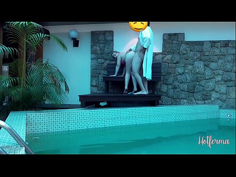 ❤️ Chefen bjuder in tjänsteflickan till poolen, men kunde inte motstå en het ❤ Fuckvideo at sv.porn-93.ru ❤