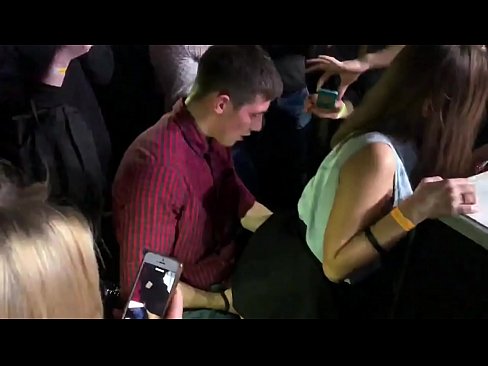 ❤️ Äkta sex på en rysk nattklubb. 18-årig rysk tjej i anus och vagina knullad på en nattklubb. ❤ Fuckvideo at sv.porn-93.ru ❤
